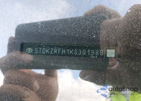 2019 Toyota Highlander Xle z USA, uszkodzony, nr VIN 5TDKZRFH1KS301988